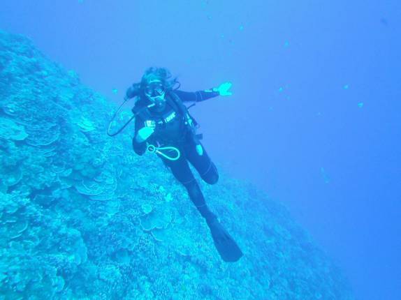 Momentos antes da nossa câmera pifar de vez, durante mergulho em Molokini, na costa de Maui, no Havaí. As cores já estão distorcidas...